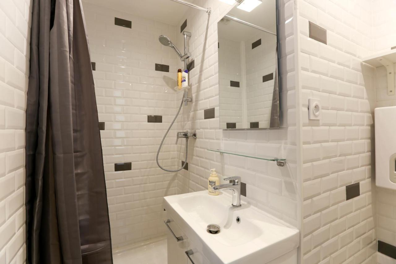 شقة Renovated Studio For 2 باريس الغرفة الصورة
